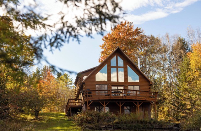 The Lake's End - Belle cabane en bord de lac dans les montagnes blanches