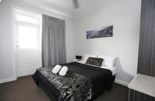 The Lakes Hotel