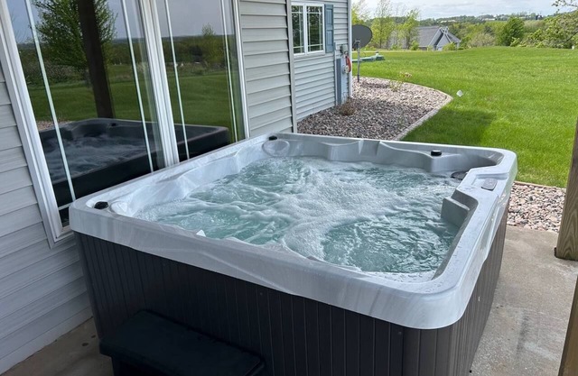The Lakeview HousenHot tub/Games/Stunning Views