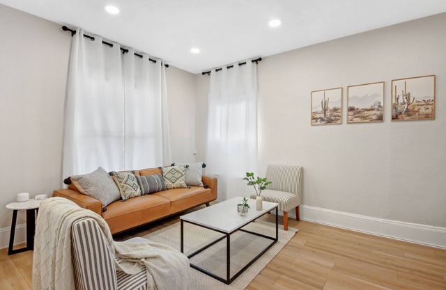 The Lakewood Belle! Family Friendly Home -10 mins to Downtown