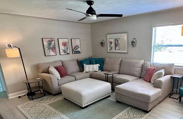 The Lazy Lizard~Fun Cozy Cottage