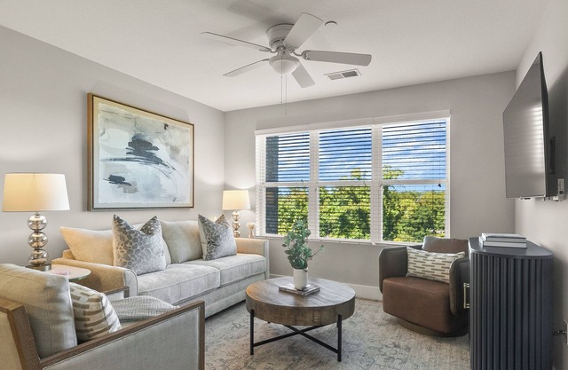 The Leigh Beautiful Riverfront Condo with Pool & Gym Access