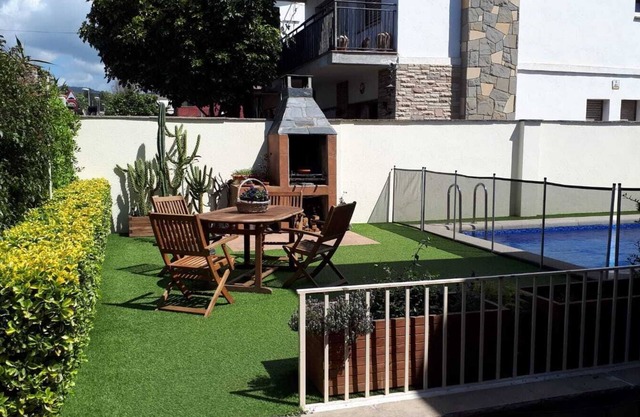 "The Lemon Tree Home" Villa avec piscine privée et jardin à Premia de Dalt