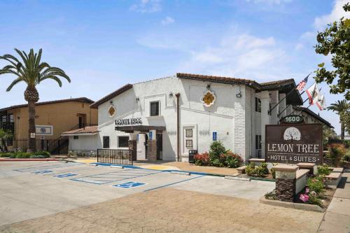 The Lemon Tree Hotel