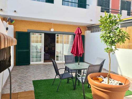 The lemon yard house, 3 bedrooms, patio and barbecue, in Olhão