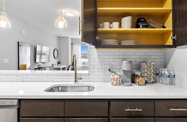 The Lennox Stay - Luxury Apartment/ Free Parking