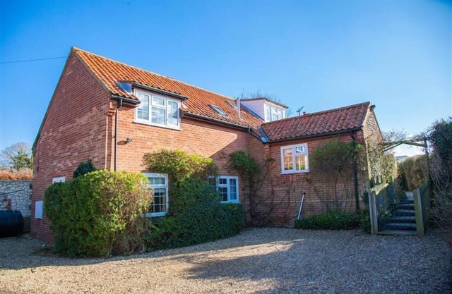 Une fabuleuse propriété individuelle de quatre chambres au large de la route côtière principale à Brancaster