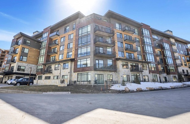 The Lift Park City/Canyons Ski-in/Ski-out Hotel Suite