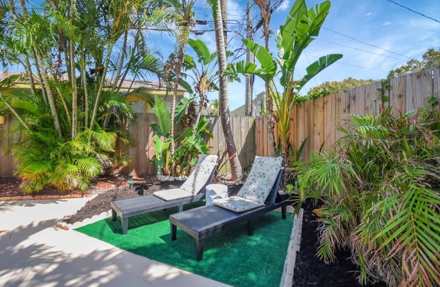 The Lili Pad: Chic West Palm Beach Escape with Private Pool & Artistic Flair.
