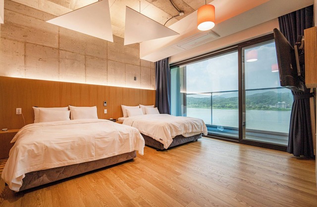 the line hotel