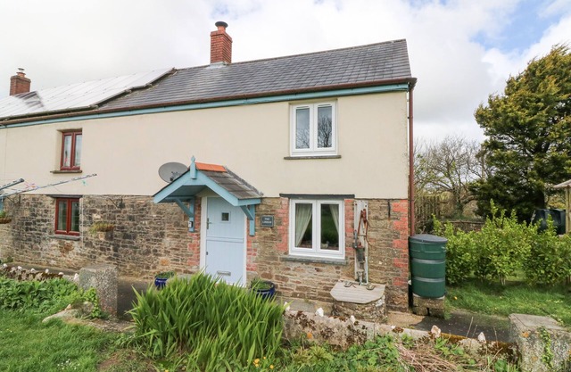 THE LINHAY, pet friendly, country holiday cottage in Holsworthy