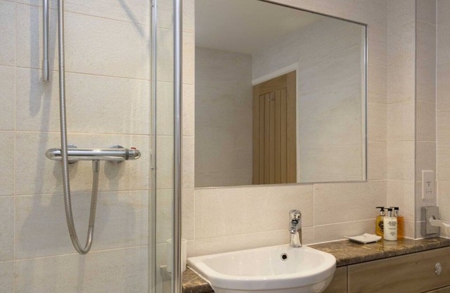 Le Linhay peut accueillir 2 (1 chambre)