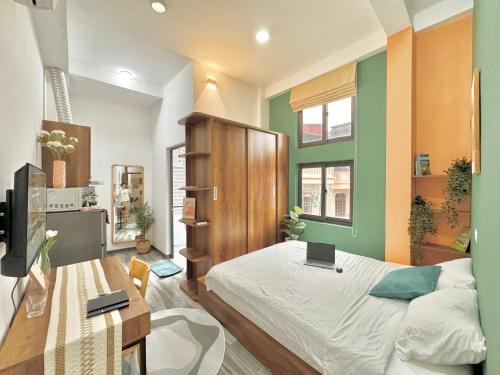 The Little Hanoi -Modern-Balcony
