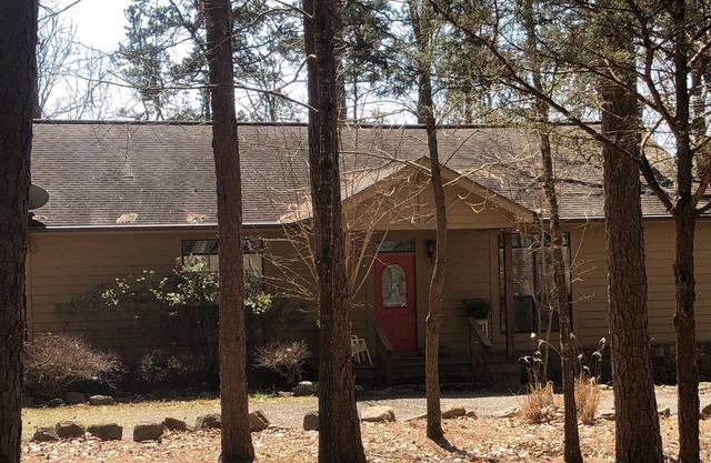 La petite maison dans les magnifiques Tannenbaum Resort et Greers Ferry Lake