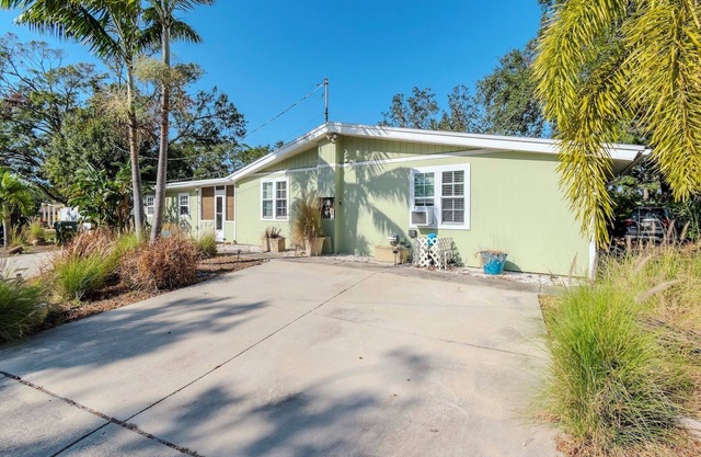 The Little Largo Cabin - 30 Day Minimum Stay