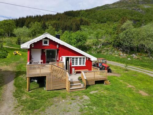 The Little Red Cabin Lofoten