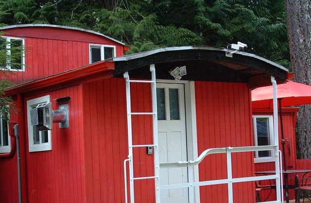 DEUX CABINES ET UN CABOOSE / Spa / Tour de fête sur la plage