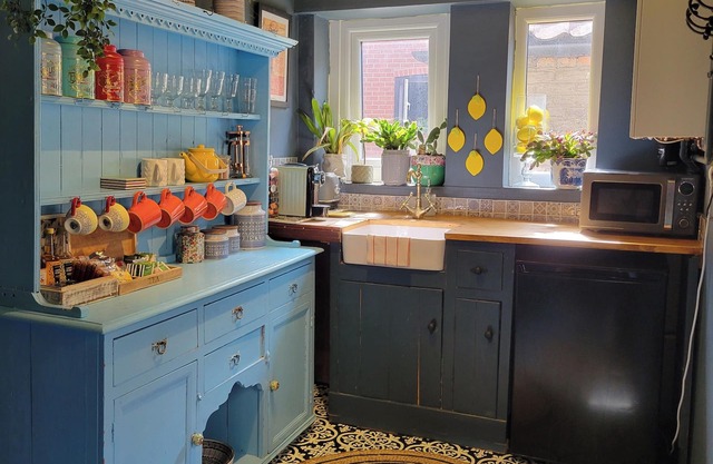 Charming Full of Character in the Heart Southwell