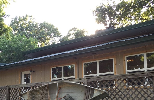 Le Lodge At Horseshoe Inn & Campground offre une vue fabuleuse sur le lac.