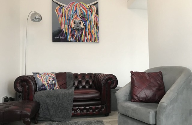 LE CHALET. Nouvelle propriété contemporaine confortable située à quelques minutes à pied de la plage