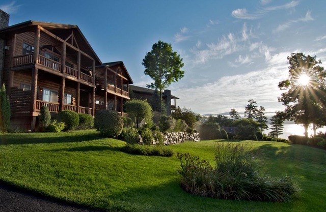 The Lodges at Cresthaven