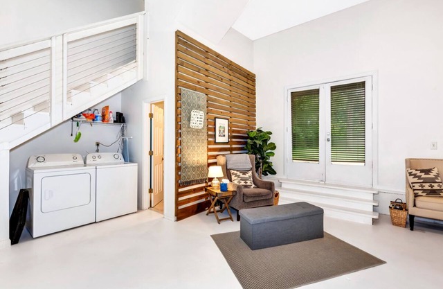 The Loft At The Winchester Manor (spacieuse, Unique & Southern Charm Private)