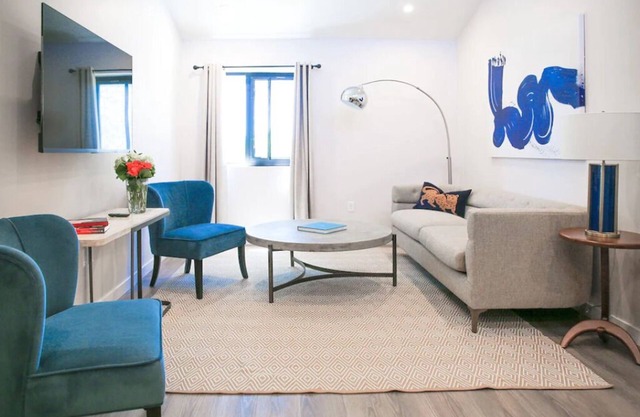 The Lofts at Paso Market Walk - The Fig Room