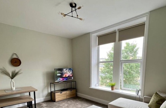 The Lookout@brighouse ( luxury 1 bed apt with sofa bed)