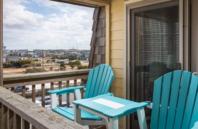 The Lookout @ Golden Strand in the heart of OBX