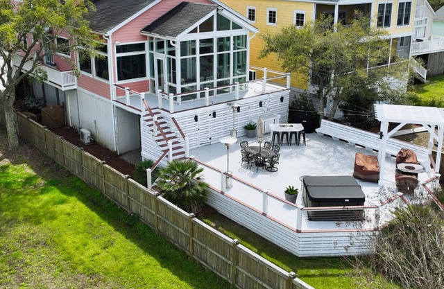 The Lookout- marsh views with pool/spa, 10 min to downtown Charleston and Folly!