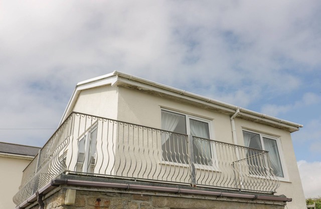 The Lookout, SENNEN