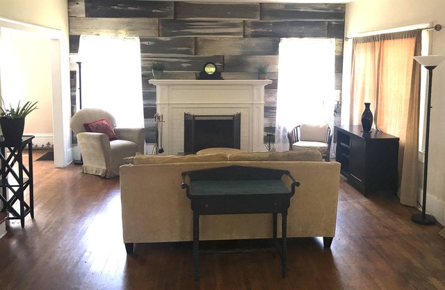 Lovely Tower Bungalow - Tower dans le district de Fresno, Californie