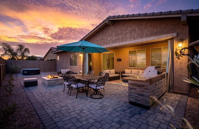 The Lux at Queen Creek//HotTub//FirePit//Pool//KingBed