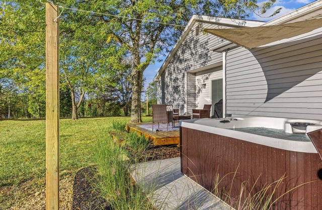 The Luxe/ Hot Tub/ On Bright Leaf Golf Course