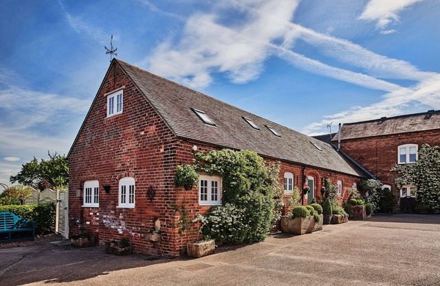 The Luxury Barn - Luxury Cottages