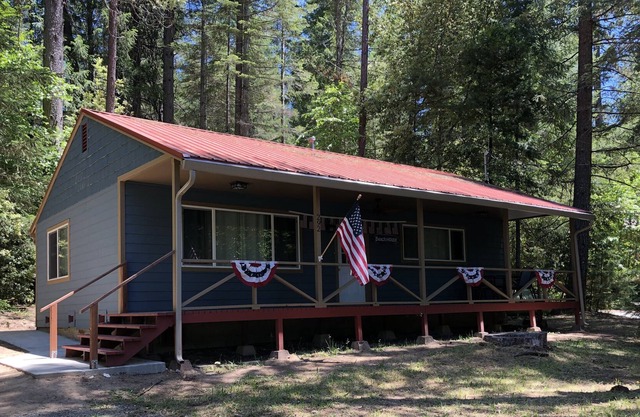 La maison de plage au bord du lac Madrone