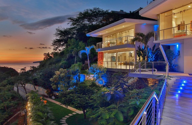 La villa de luxe Malinche Palace avec une vue imprenable sur l'océan, à proximité de la plage