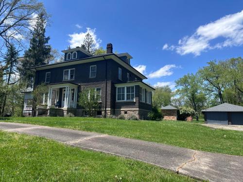 The Manor at Glen Jean Meadows