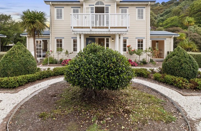 The Manor - Bowentown Holiday Home, BOWENTOWN