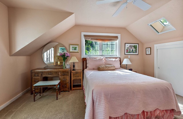 The Maple Apartment at Tudor House Locations de vacances