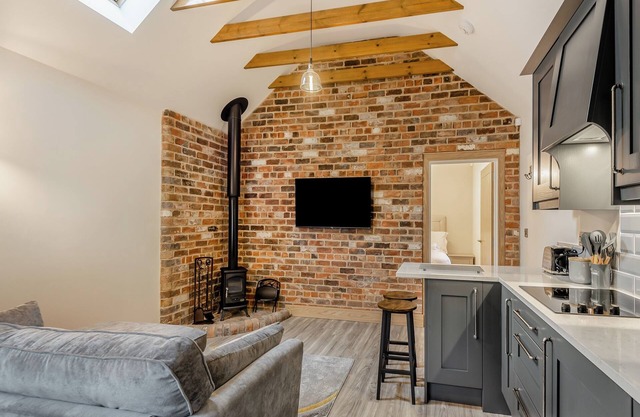The Mash Room- UK34819