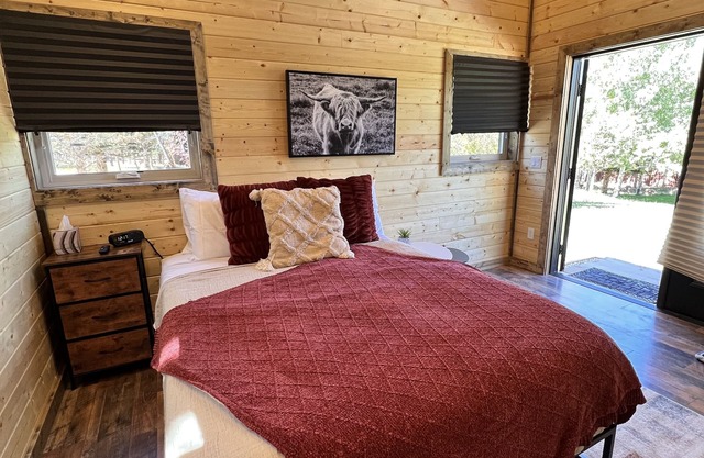 "The Matador" Westcliffe Outpost Cabin