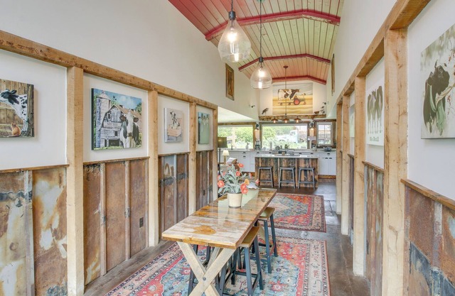 NEW! 'The Michie Milking Parlor' Bedford Hideaway!