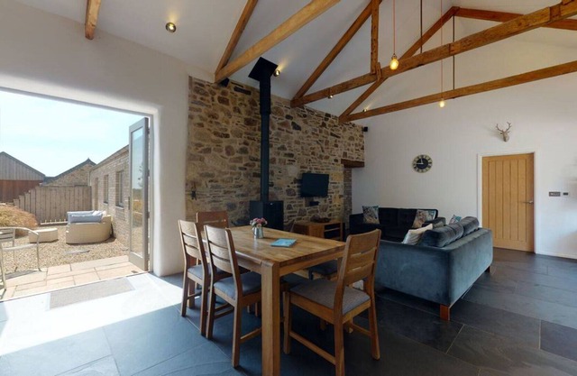 The Milking Parlour, Cornwall - Eco friendly, high spec, rural barn. South coast