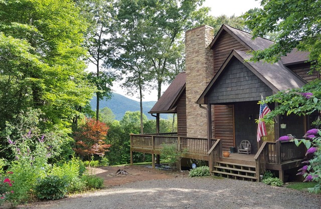 Le laurier de montagne | Toute l'année vue sur la montagne | Bain à remous | Fire Pit | Jardins