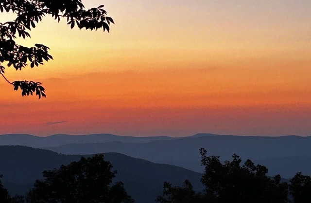 LES MONTAGNES APPELLENT! Vues imprenables fabuleuses!