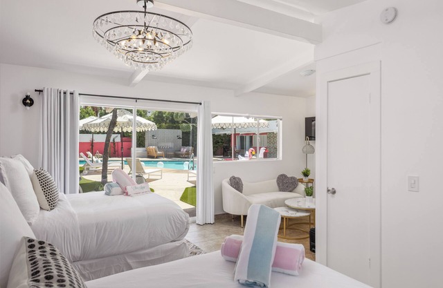 The Muse Hotel | Palm Springs | Pool, Hot Tub, with FULL Kitchen | Suite 4