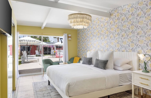 The Muse Hotel | Palm Springs | Kitchen, Private Yard, Pool & Hot Tub | Suite 7