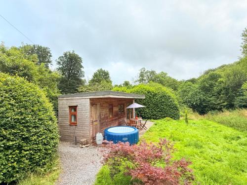 The Natures Nook With HotTub