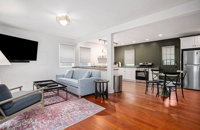 The Neighborhood Hotel Grand Beach Cottage 13 - King, Queen, & Twin Bed, Pet Friendly